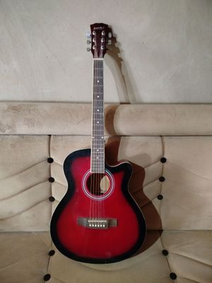 Gitara sotiladi yangi hali chalinmagan rangi qizil