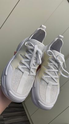 Новые белые кроссовки ZARA, 41 размер