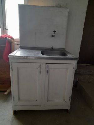 Umivalnik satiladi