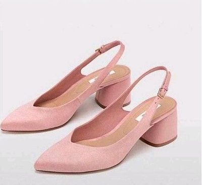В наличии Stradivarius 37-38 размер 400.000