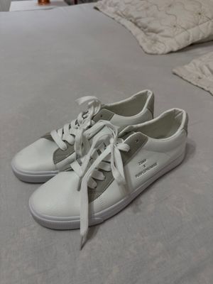 Кроссовка янги