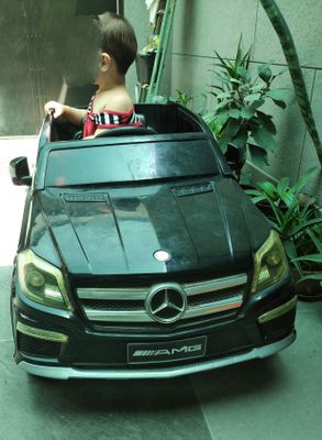 Mercedes AMG mashina