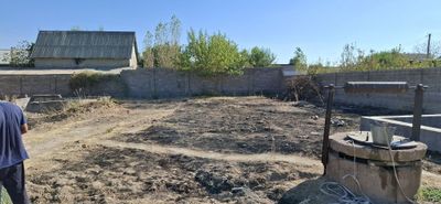 Дача курук ер сотилади 2 та 6 сотокдан 12 сотих