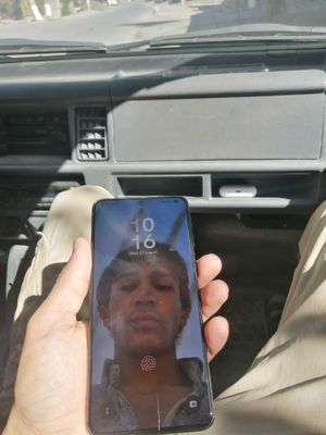 Samsung s21+ rangi qora