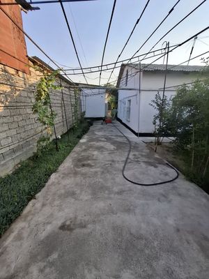 Uy sotiladi srochna