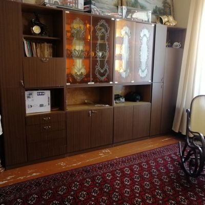 стенка ва шкаф сотилади