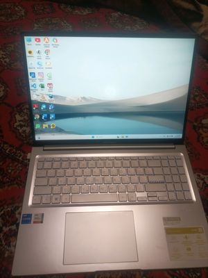 Asus Vivobook X16