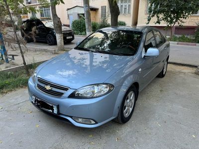 Продаю машину Chevrolet Gentra, 2014 года, пробег 124 000 км