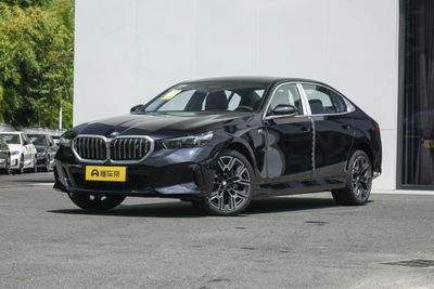 BMW i5 50L full 5 кунда Тошкентда болади