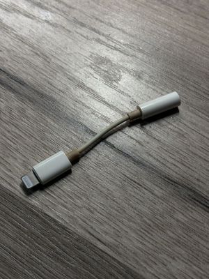 Адаптер Lightning mini Jack перезодни iphone