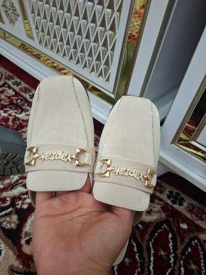 36 razmerli oyoq kiyim holati yangi kiyilmagan