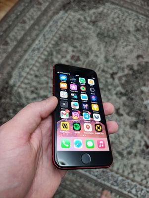 Продам iPhone Se 2020