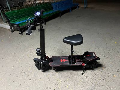 Elektorniy skuter sotiladi