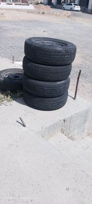 Продаю шины с дисками R12 от дамаса