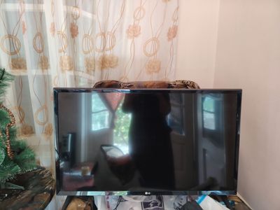 LG телевизор сотилади
