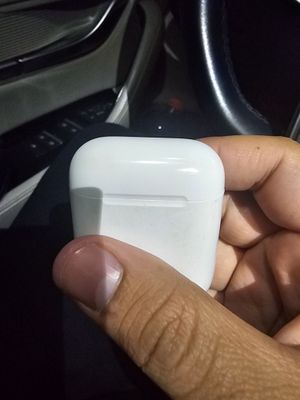Airpods bir qoliqchini bilan sotiladi
