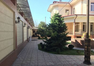Мирзо-Улугбекский район, ориентир Никитина. Площадь — 556 м²