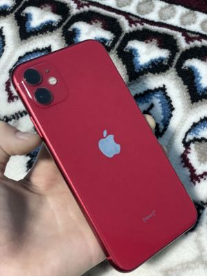 iPhone 11 красный