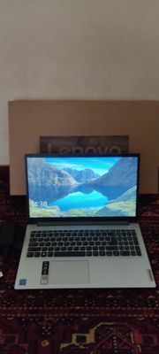 notebook Lenovo Sotiladi hamasi Narsasi bor ishlashi alo darajada,