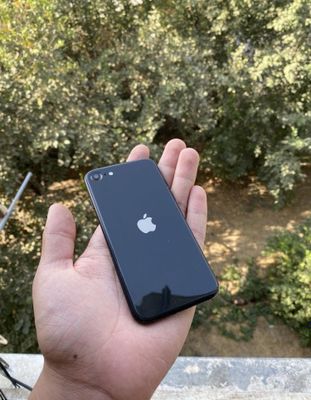 iPhone SE 2020 sotladi