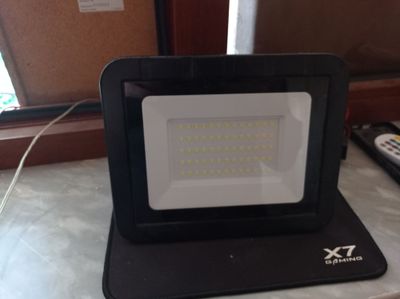 Прожектор новый 50w