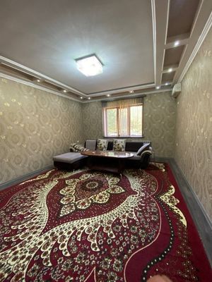 Сдаётся 2х комнатная квартира на 1этаже в районе Центральный аптека