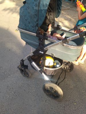 Kalyaska srochna sotiladi hamma narsasi bor ichida sumkalari bilan