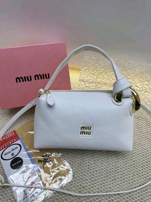 miu miu sumka