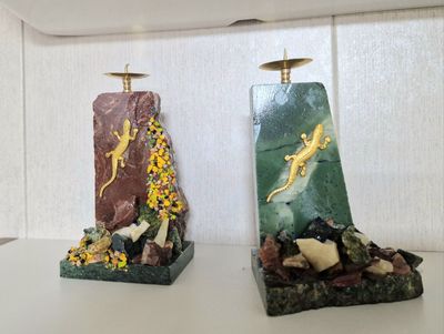 Подсвечники из натуральных камней.