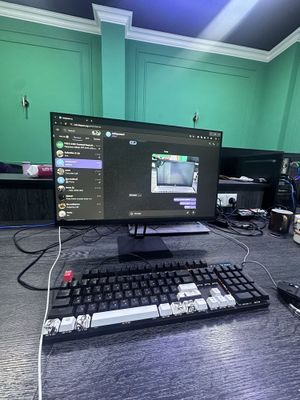 Redmi monitor срочно сотилади келишамиз