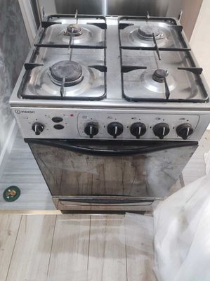 Indesit gaz plita