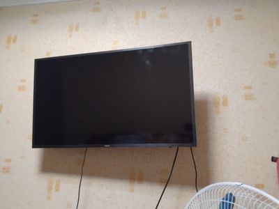 Продаётся срочно телевизор smart samsung