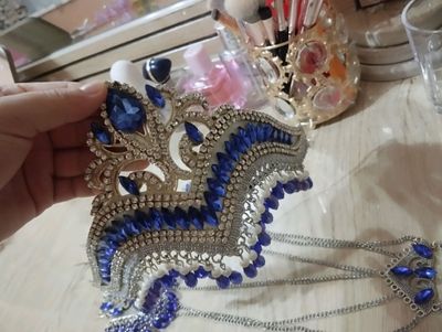 Tillaqoshlar sotiladi