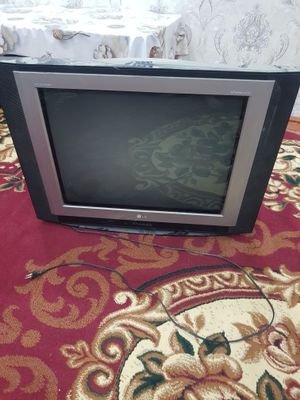 Продаётся телевизор с подставкой