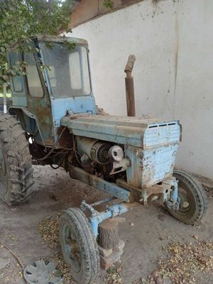 Traktor 28 oʻrta holatda