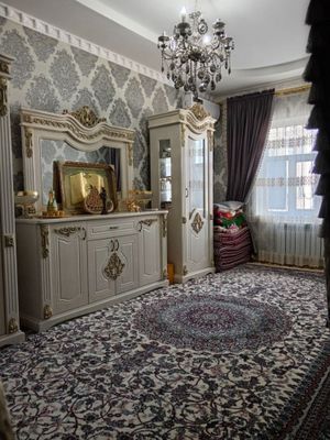 Квартира сотилади.
