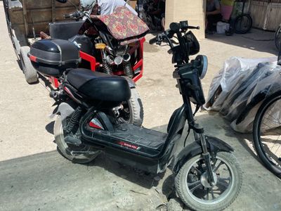 Skuter Ganlan model,tezligi 50,yurish masofasi 50 km