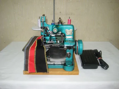 Оверлог оригинал черный свет отлично шёт почти новым состоянии!