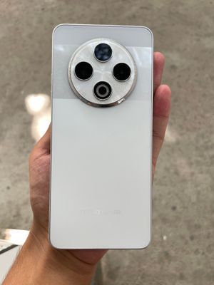 Tecno spark 30 8/128gb