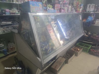 Витрина холодильник