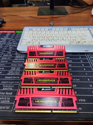 Operativka DDR3 Corsair Vengeance 32 gb