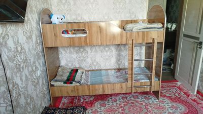 Bolalar divani sotiladi