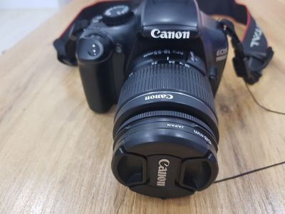 Срочно ПРОДАЁТСЯ CANON 1100D. Зеркальный фотоаппарат.