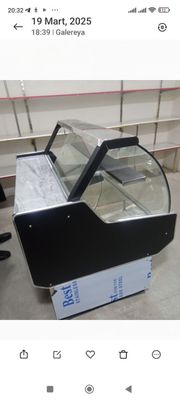 Vitrina xolodilnik