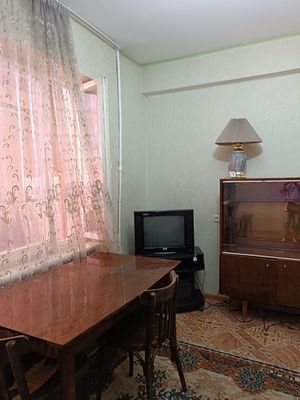 Дубовая. 1-ком Яшнаобадский р-н, пенсионный фонд