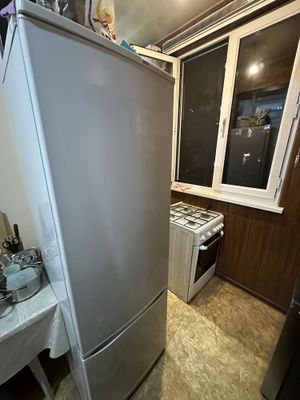 Продам холодильник Атлант в среднем состоянии