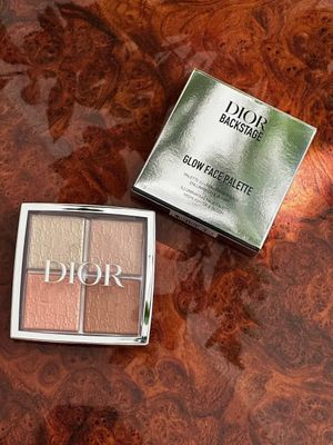 Палетка для сияния лица от Dior В оттенке 002 Glitz Универсальна пал