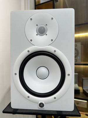 Пара студийных мониторов YAMAHA HS8