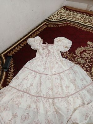 qizlar uchun toʻy va bazmlar uchun koʻylak