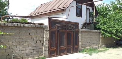 Dala hovli sotiladi